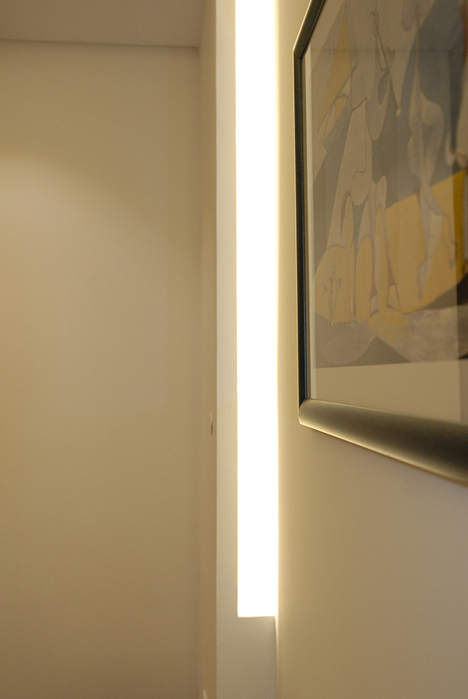 Quartos com parede e Tecto Falso com luz indirecta